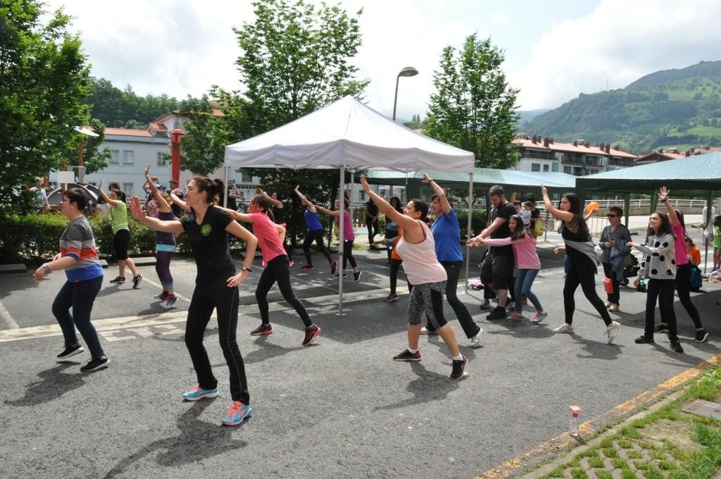  Zumba saioa Ugareko jaietan