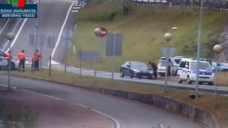 Gizonezko bat hil da auto istripuz Andoainen N-1 errepidean