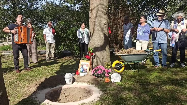 Felipe Izagirreren giza balioak nabarmendu zituzten, Oiarbide baserrian egindako ekitaldian