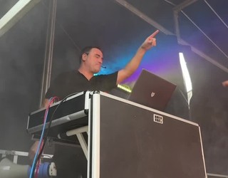 DJ Xaiborrek dantzan eta kantuan jarri zituen festazaleak