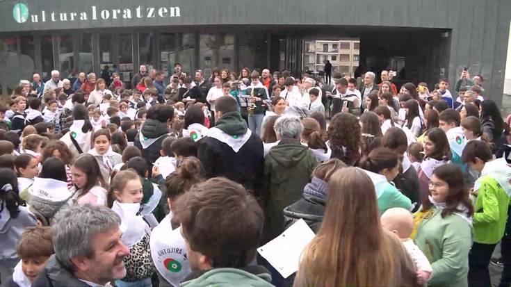 Aita Larramendi ikastola Kantujiran