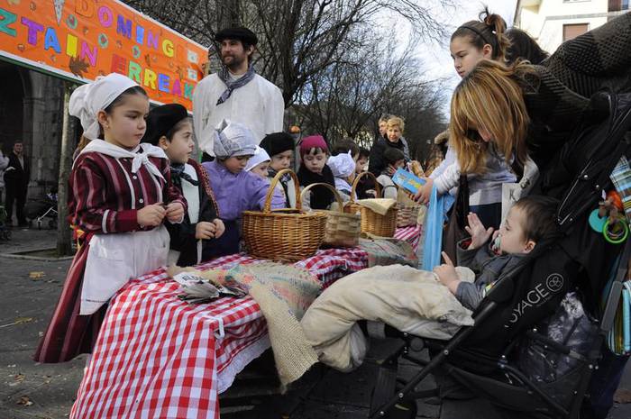 Azoka Txiki bertan behera geratu da