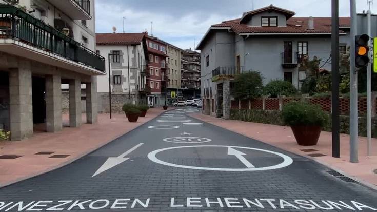 Oinezkoek lehentasuna dutela azpimarratzeko seinaleztapena