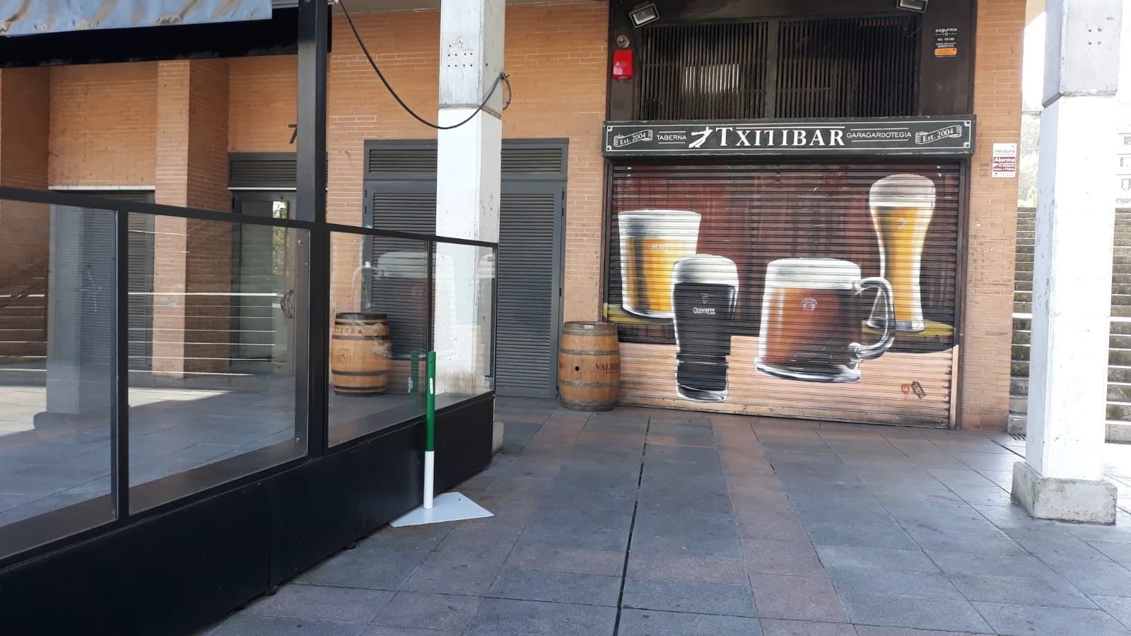 Txitibar taberna-jatetxea itxi egin dute