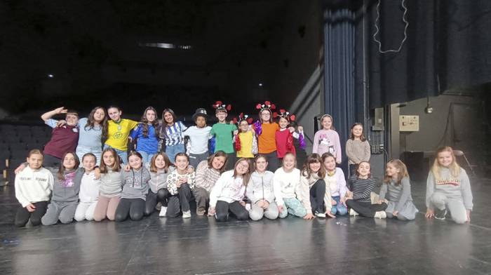 "Artista txiki bezain handi dira Kantariko partaideak"