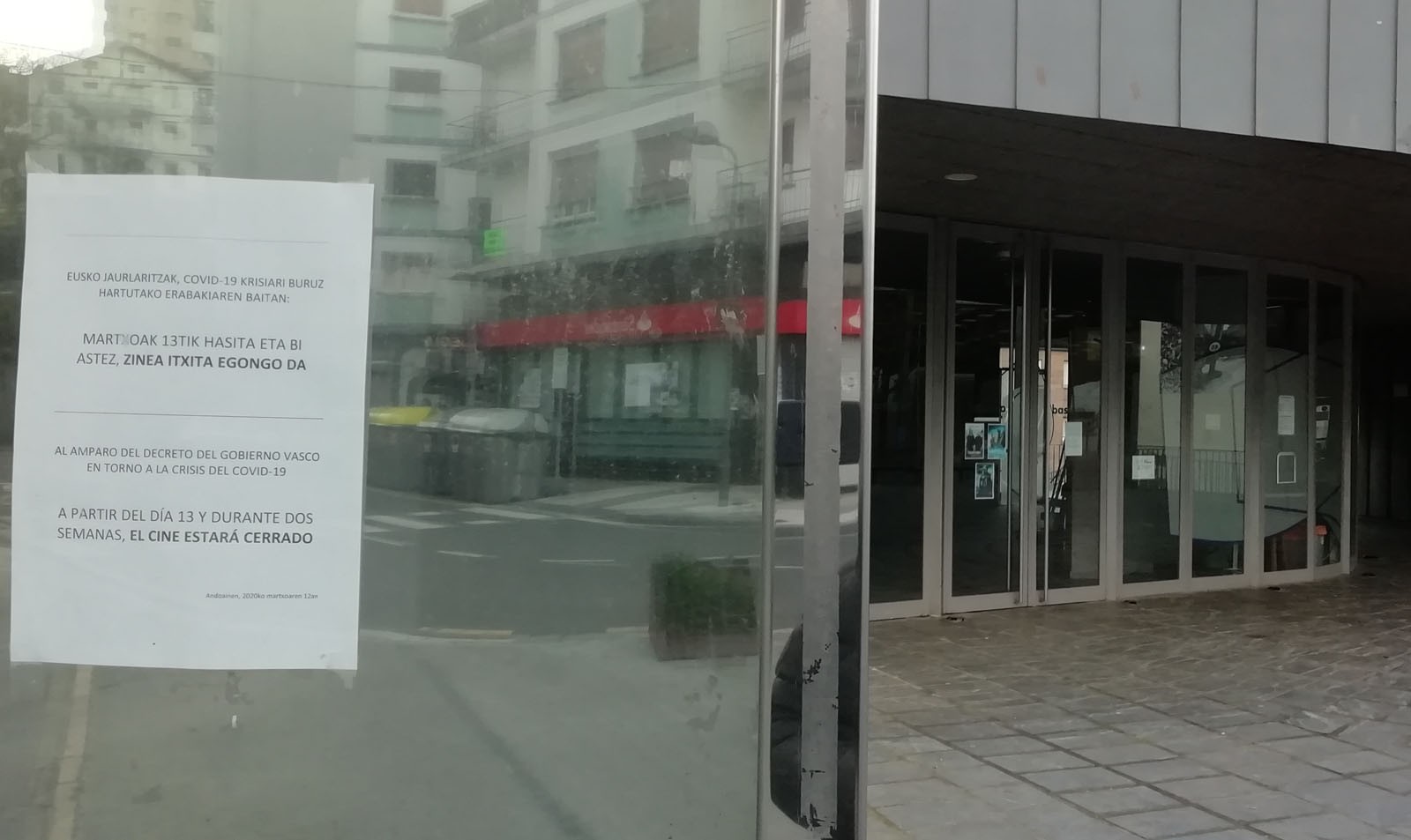Zinema emankizunak bertan behera