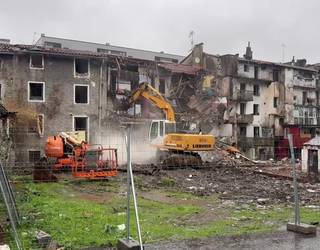 Etxeberrietako etxeen eraisketa