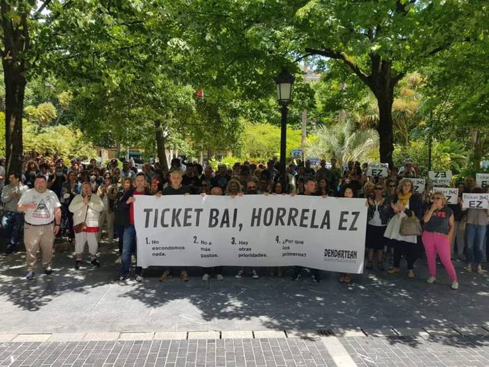 Andoaingo merkatari ugari elkartu zen Donostian, Ticket Bai-ren aurkako protestan