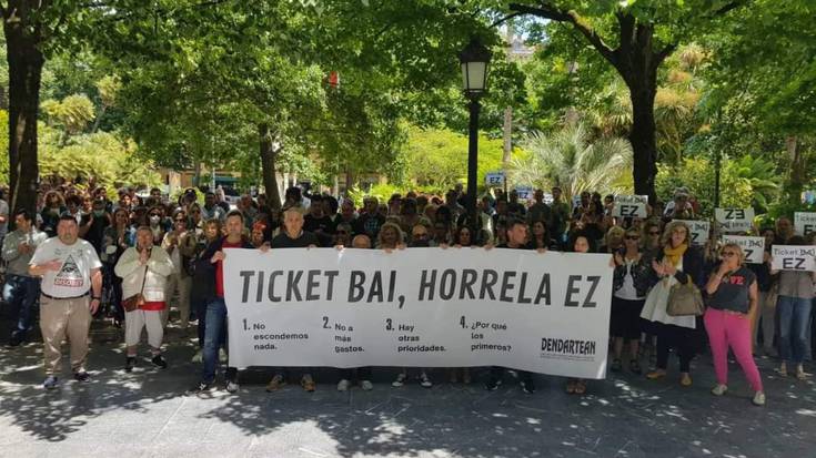 Andoaingo merkatari ugari elkartu zen Donostian, Ticket Bai-ren aurkako protestan