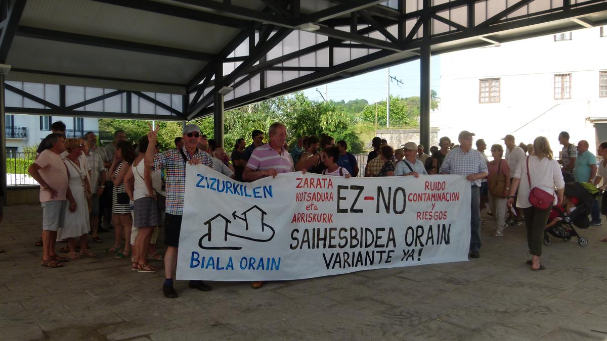 Saihesbidea eskatzeko elkarretaratzea gaur, Zizurkilen