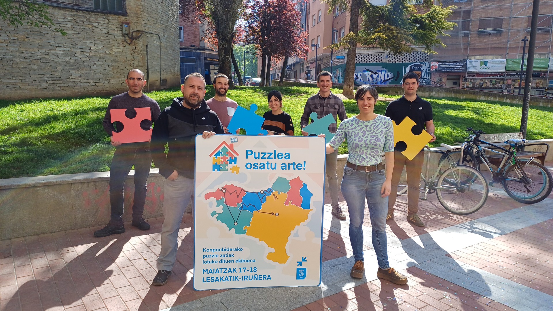 Puzzlea osatu arte
