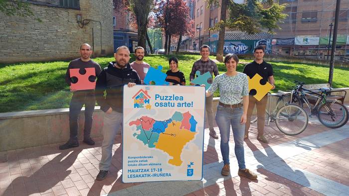 Puzzlea osatu arte