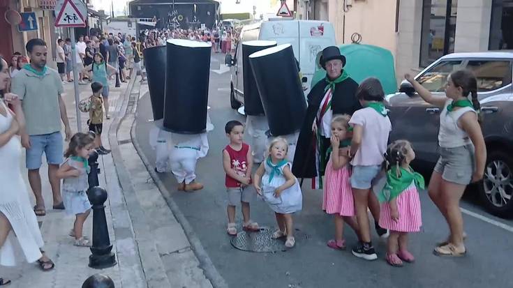 Kandida eta Txikitxuekin festen amaiera