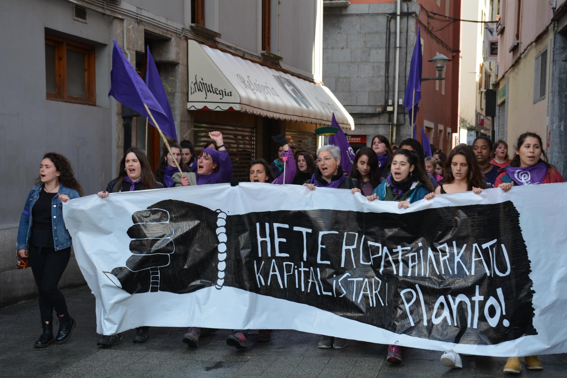 Martxoa, ekintzaz betetako hilabete morea