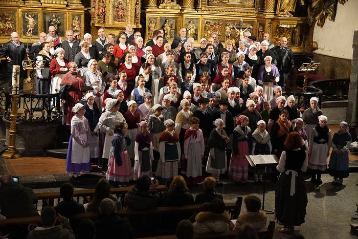 Gabon giroko kontzertua emango dute Musika Eskolako hiru abesbatzek, San Martin elizan gaur