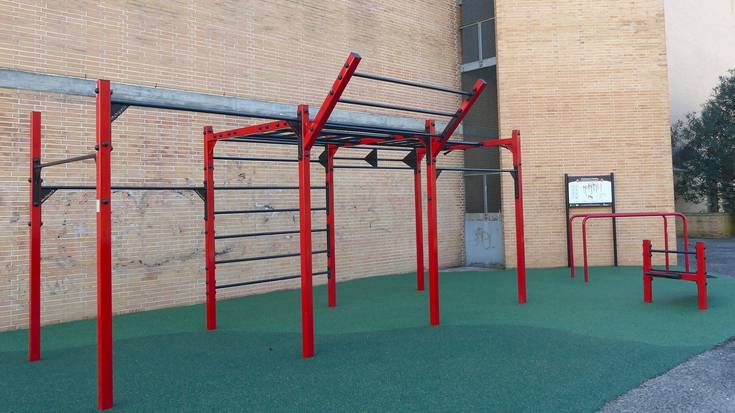 Kalistenia parke berria Olaederra kiroldegiaren atzealdean