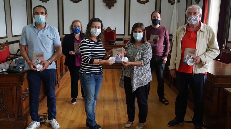 Adinekoentzako baliabideen gida aurkeztu da Udaletxean