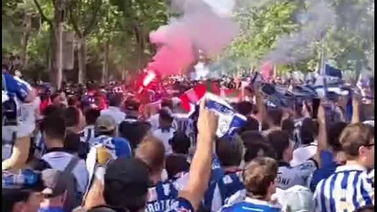 Partidaren aurreko kalejira eta ereserkia, Sevillan bertan hartutako irudietan