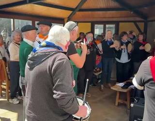 Kantujirako kideak Aitzondo elkartean