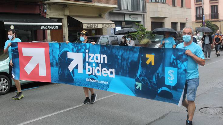 "Bidea gara, bidean gaude" lemapean mobilizazioak antolatu ditu Izan bidea dinamikak