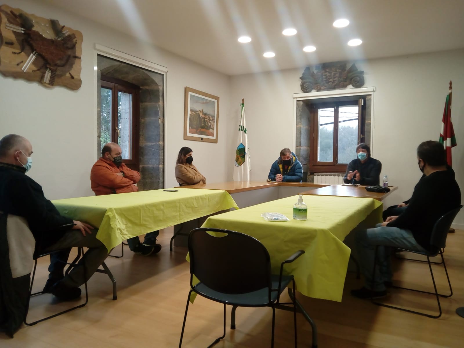 Diru-laguntzen inguruan hitz egiteko bildu dira Udala eta herriko ostalariak