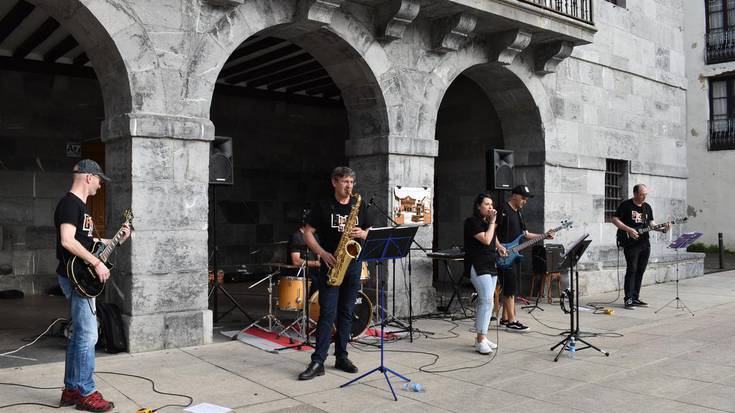 Finon's Band kontzertua Asteasun