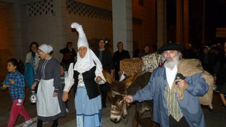 Ohiturari jarraituz, "Olentzero eta Mari Domingi badatoz…”