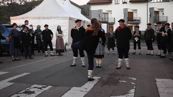 Gazte eguneko sokadantza eta aurreskua, Amasan