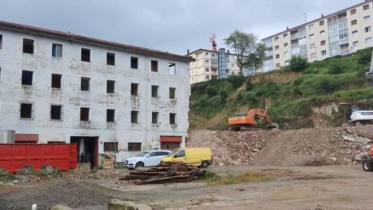 Zubi Etxe eraisteko lanak abiatu dituzte