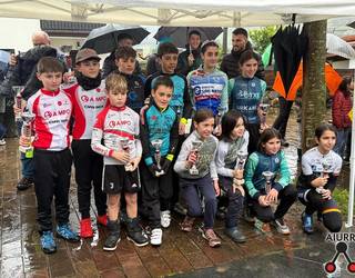 Euripean eta lokatz artean ospatu da Asteasuko eskolarteko MTB proba