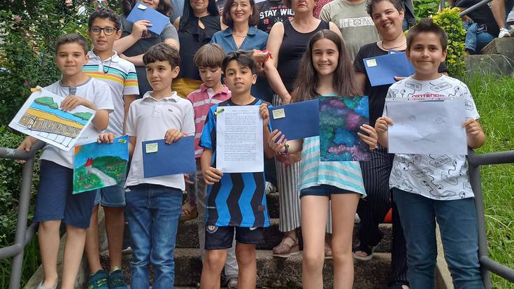 Hogar Extremeñok literatura, argazki eta marrazketa lehiaketetako sariak banatu zituen