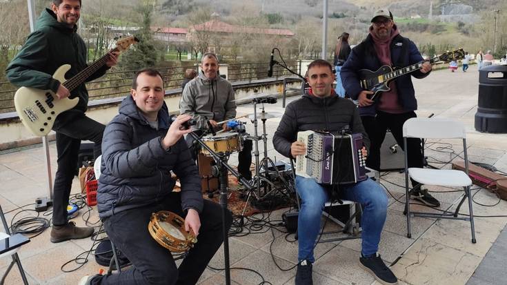 Andoain-Hernani Gipuzkoako Herriarteko Bertsolari Txapelketa Ganbara tabernan, gaur