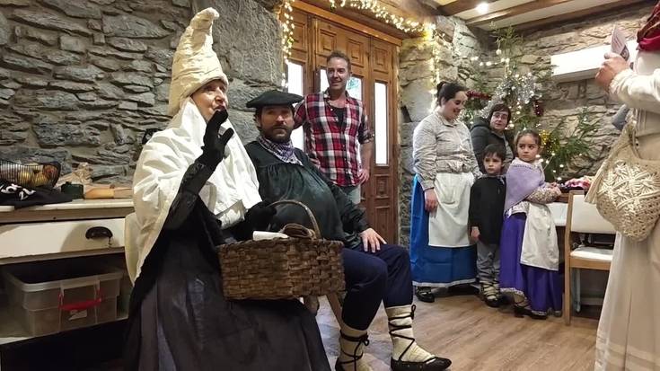 Mari Domingi eta Olentzero Agerre Berri baserrian agertu dira