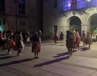 Errege magoei harrera goxoa egin diete Asteasun