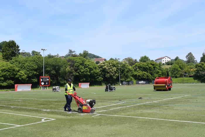 Martxan da Urnietako futbol zelaia berritzeko obra