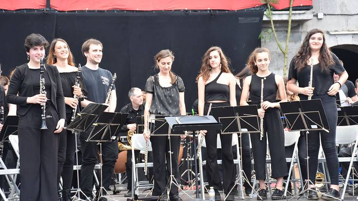 Andoaingo Udal Musika Eskolako Bandak emanaldia eskainiko du Asteasun, igande honetan