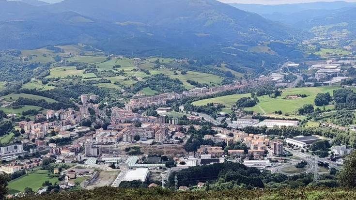 Bi lagun atxilotu dituzte, landa-etxebizitza batean lapurreta-saiakera bortitza egotzita