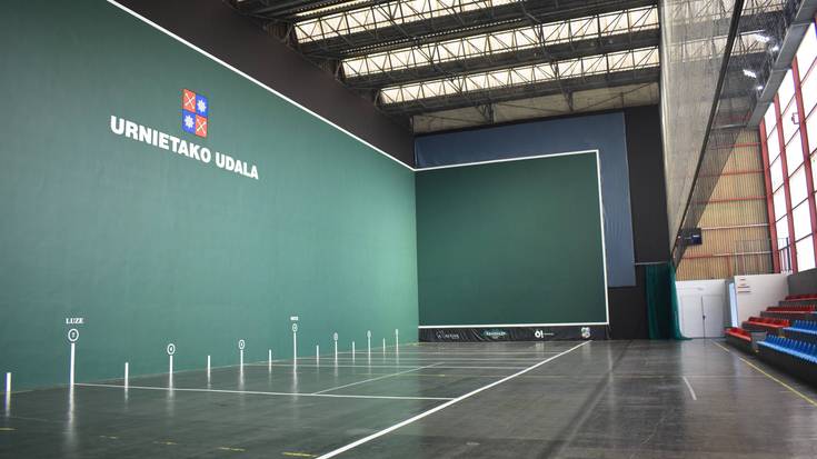 Udal Pilotalekua eta futbol-zelaia, itxuraldatuta