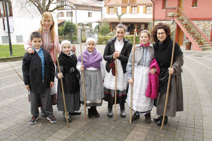 Santa ageda bezperako kantu-errondak