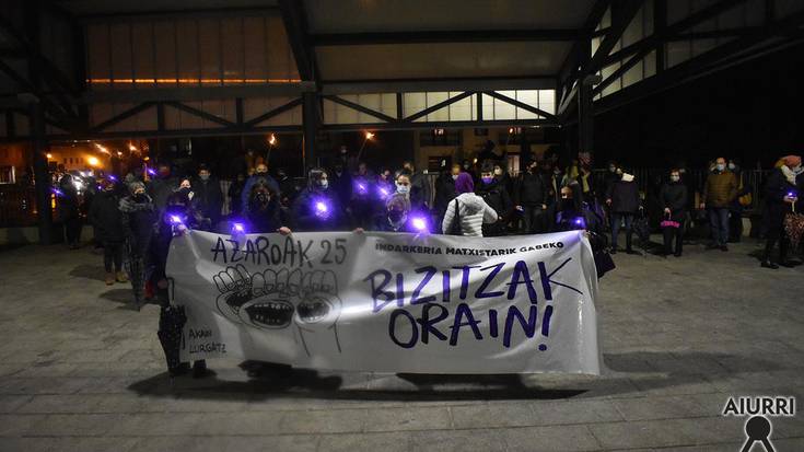 "Indarkeria matxistarik gabeko bizitzak orain!" lelopean,  manifestazioa Villabona eta Zizurkilen