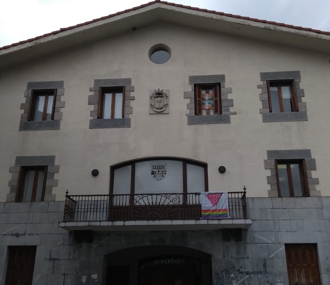 Adunan ere, homofobiaren aurka