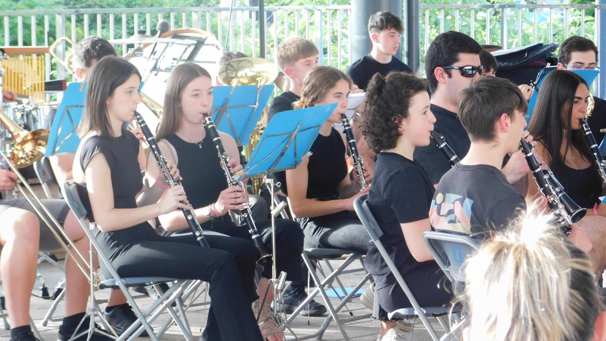 Loatzo Bandaren emanaldia, ostegunean Gurean