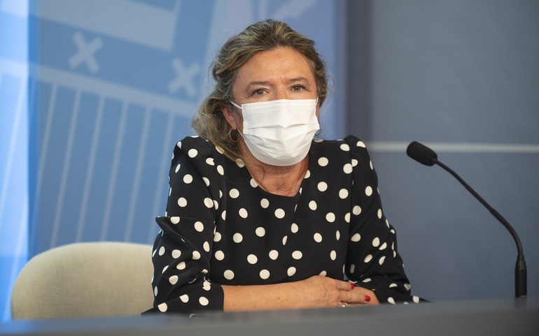 Asta Zenecaren txertoa 60-65 urtekoei soilik, oraingoz