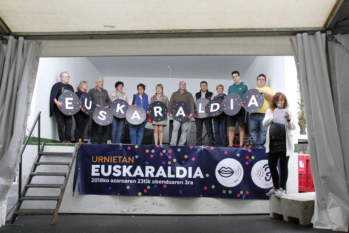 Euskaraldiako hamaikakoa aurkeztu dute Xoxokako jaietan