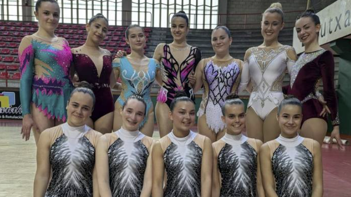 Hamar urte bete ditu Oskarbi gimnasia erritmikako taldeak