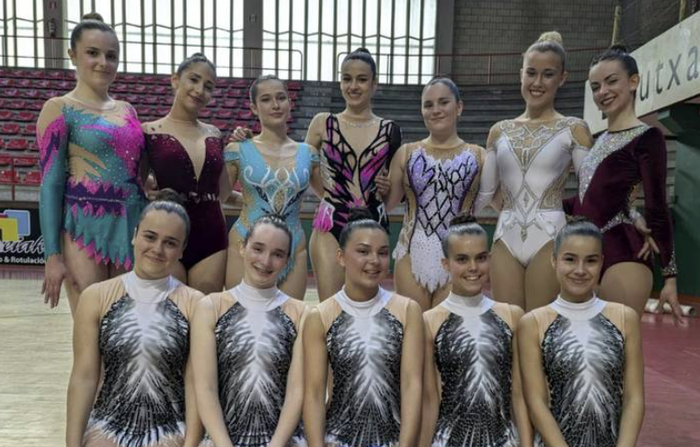 Hamar urte bete ditu Oskarbi gimnasia erritmikako taldeak