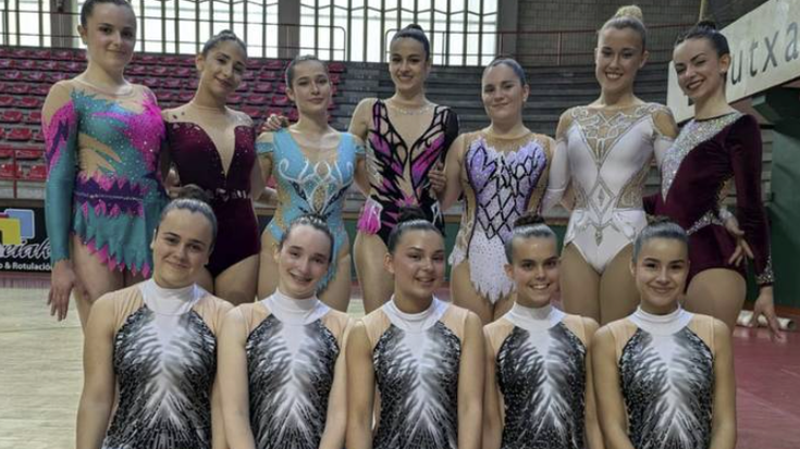 Hamar urte bete ditu Oskarbi gimnasia erritmikako taldeak