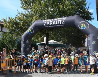 Gaztetxoen pozak eta Mendi Duatloi Zirkuituaren hasierak giro bikaina utzi dute Asteasun