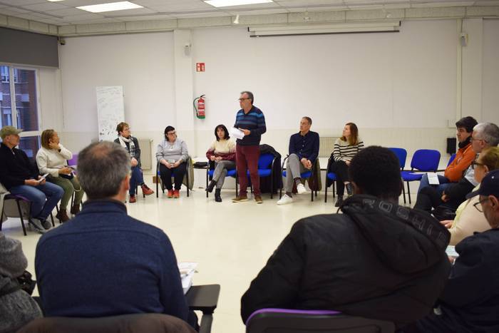 Urnietako Udalak ongi etorria egin die bizilagun berriei