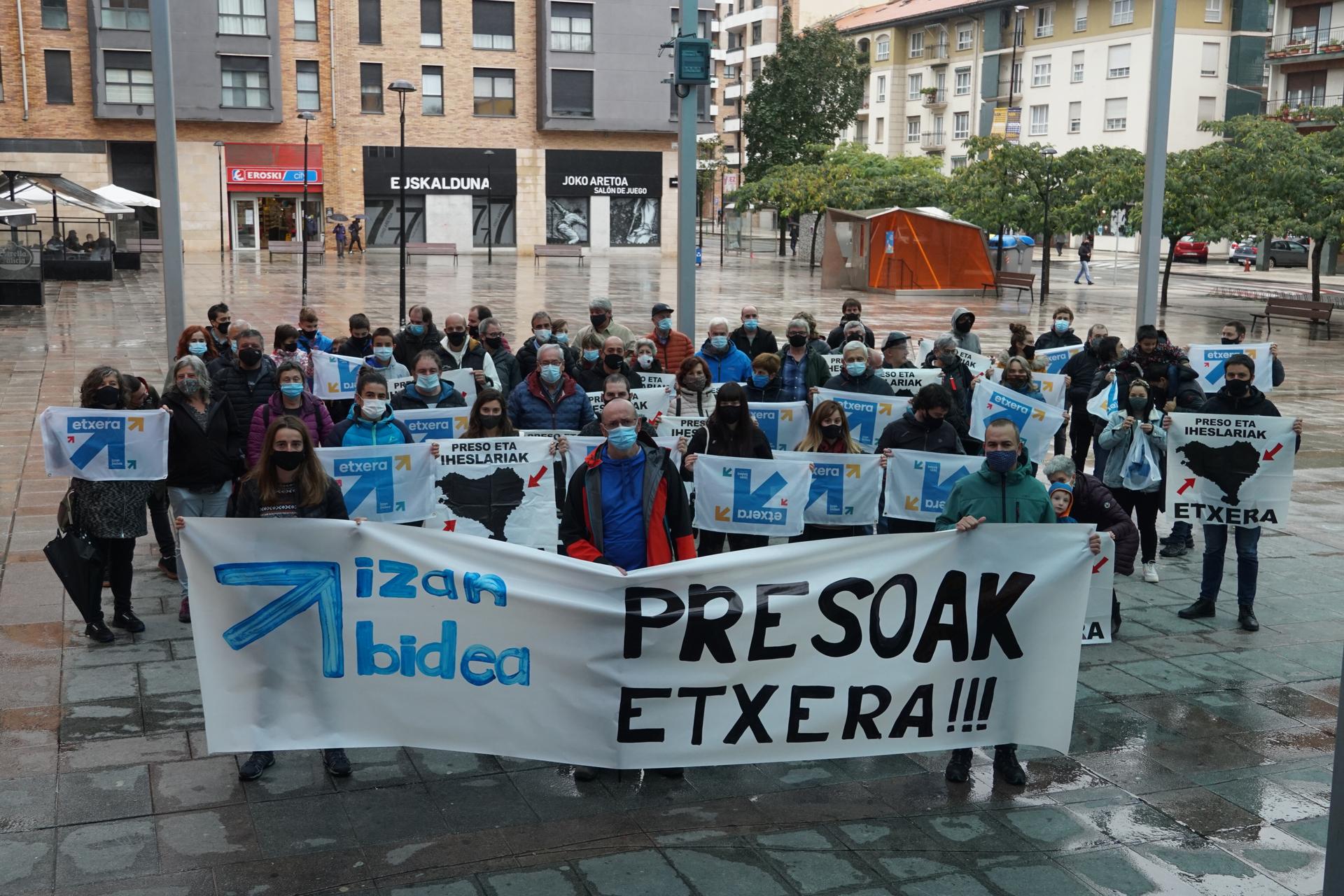 Hilaren 27an, elkarretaratze berezia, Zumea plazan